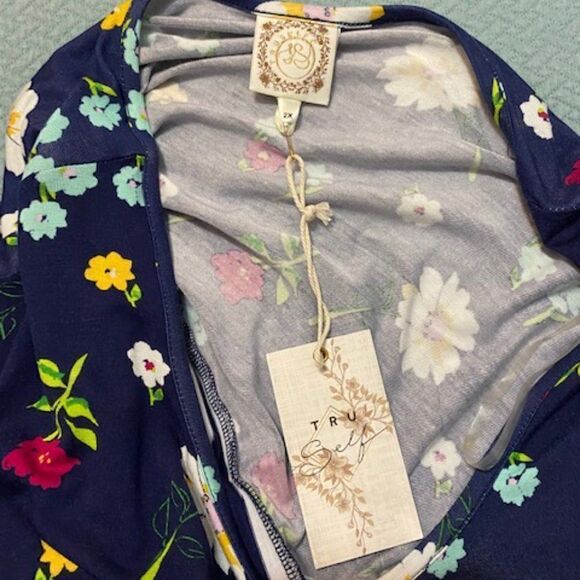 Tru Self Multi color top, size 2X - Picture 5 of 5